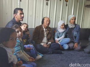 Dato Sri Tahir Angkat Cucu Pengungsi Suriah