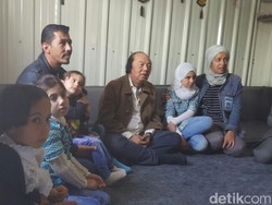 Dato Sri Tahir Angkat Cucu Pengungsi Suriah