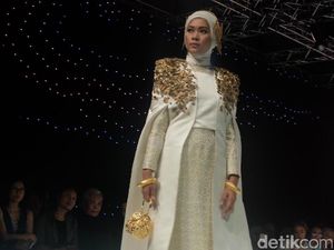 Hijabers Malaysia Sambut Hangat Koleksi Dian Pelangi di AIFW