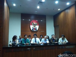 Aktivis Hukum Datangi KPK, Minta Korupsi e-KTP Diusut Tuntas