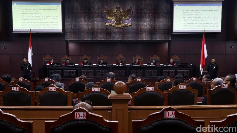 Nikah Sekantor Dihalalkan, 300 Eks Pegawai PLN akan Temui Manajemen Nikah Sekantor Dihalalkan, 300 Eks Pegawai PLN akan Temui Manajemen