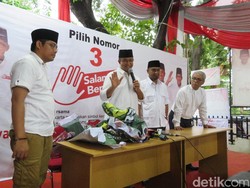 Anies: Kami Tak Pernah Bikin Spanduk Tegakkan Syariat Islam