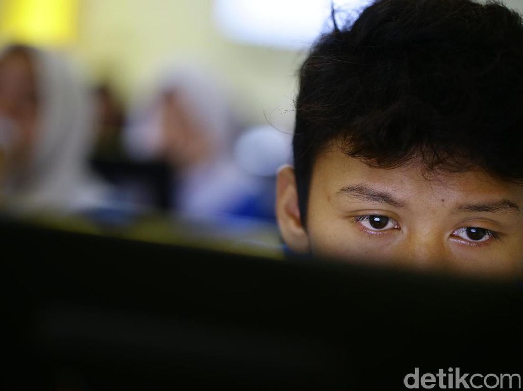 14 Anak Warga Binaan LPKA Sukamiskin Mengikuti UNBK 14 Anak Warga Binaan LPKA Sukamiskin Mengikuti UNBK