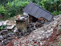 1 Orang Tewas dalam Bencana Longsor di Jagakarsa, Jakarta Selatan