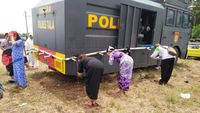 Water Cannon Jadi Tempat Wudhu