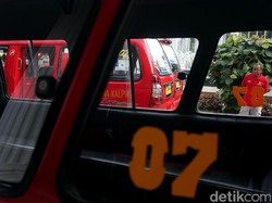 Dishub DKI Bahas Wacana Kursi Angkot Menghadap ke Depan