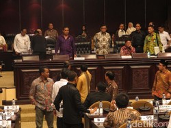 Paripurna DPD Rusuh Lagi, Anggota Rebut Palu Pimpinan Sidang