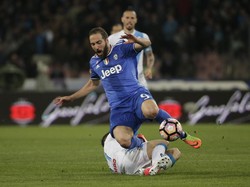 Higuain Tenggelam di San Paolo