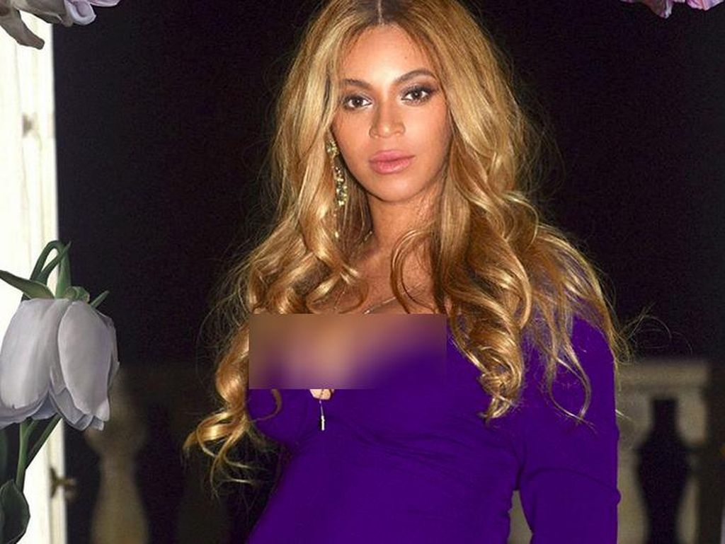 Beyonce Tampil Seduktif dengan Gaun Panjang Saat Foto Hamil Beyonce Tampil Seduktif dengan Gaun Panjang Saat Foto Hamil