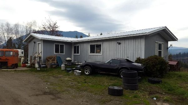 Mau 300 Mobil Klasik ini? Beli Saja Rumahnya