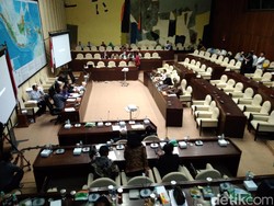 Anggota DPR Sindir Calon Komisioner KPU Soal Gugatan ke MK