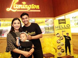 5 Selebriti Indonesia Ini Pakaikan Anaknya Kalung Amber, Kalung Anti Rewel