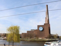 Mobil China Serbu Eropa, VW Pertimbangkan Tutup Pabrik di Jerman