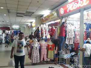 Toko Online Menjamur, Pedagang Pasar Tanah Abang Was-was