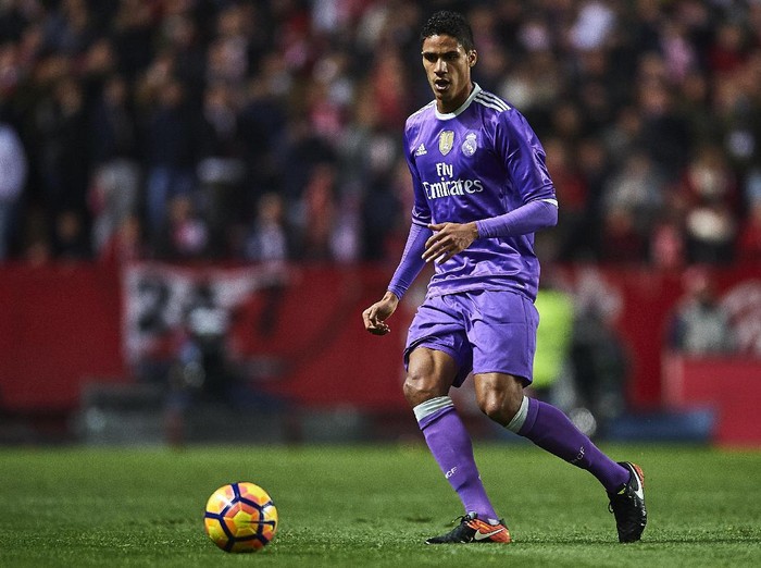 Cedera Lagi, Varane Absen Hadapi Barcelona dan Bayern