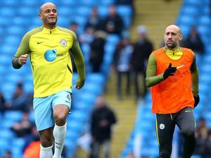 Guardiola Disarankan Pasang Kompany dan Zabaleta Saat Hadapi Chelsea