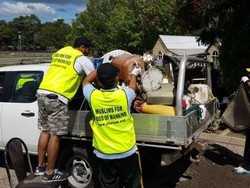 Komunitas Ahmadiyah di Queensland Kerja Bakti Bantu Korban Banjir