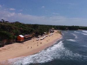 Pantai Balangan Bali Longsor Mengerikan di 2 Titik, Ada Vila Terdampak
