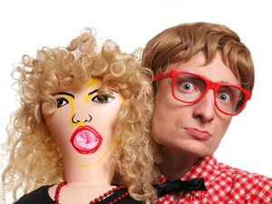 Sulit Temukan Jodoh, Pria Ini Nikahi Robot Buatannya Sendiri Sulit Temukan Jodoh, Pria Ini Nikahi Robot Buatannya Sendiri