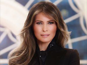 Selain Melania Trump, Foto Resmi Ibu Negara AS Ini Juga Jadi Kontroversi Selain Melania Trump, Foto Resmi Ibu Negara AS Ini Juga Jadi Kontroversi