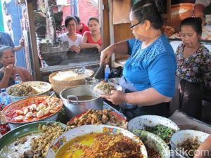 Pendiri Warung Nasi Campur Bali Legendaris Men Weti Tutup Usia