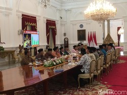 Ke Jokowi, Ulama Ini Ngadu Dipungut Pajak atas Tanah Wakaf