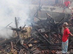 Dua Rumah di Garut Terbakar Diduga karena Gas Bocor