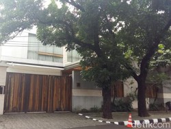 Ini Rumah Besar Milik Andi Narogong yang Digeledah KPK di Tebet
