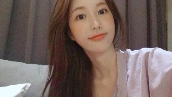 Penampakan Sosok Penjaga Warnet Paling Cantik