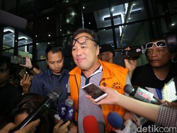 Patrialis Disebut Main Golf Pakai Uang Suap dengan Hamdan Zoelva