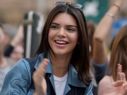 Dihujani Protes, Iklan Pepsi Kendall Jenner Ditarik dari Peredaran