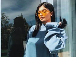 Kylie Jenner Pamer Hewan Peliharaan Barunya, Seekor Ayam