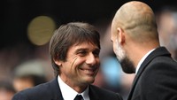 Kini Conte sudah tak botak lagi. Foto: Laurence Griffiths/Getty Images