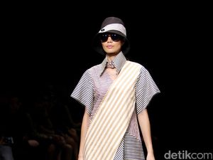 Foto: Koleksi Austere by Tri Handoko di Plaza Indonesia Fashion Week 2017