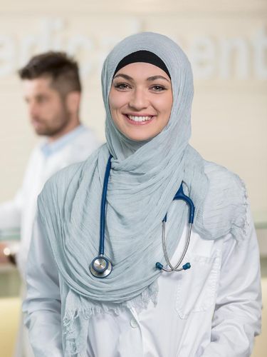 Viral, Dokter Berhijab yang Ditolak Kerja di Jerman