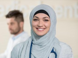Serial Greys Anatomy Banjir Pujian karena Tampilkan Dokter Berhijab