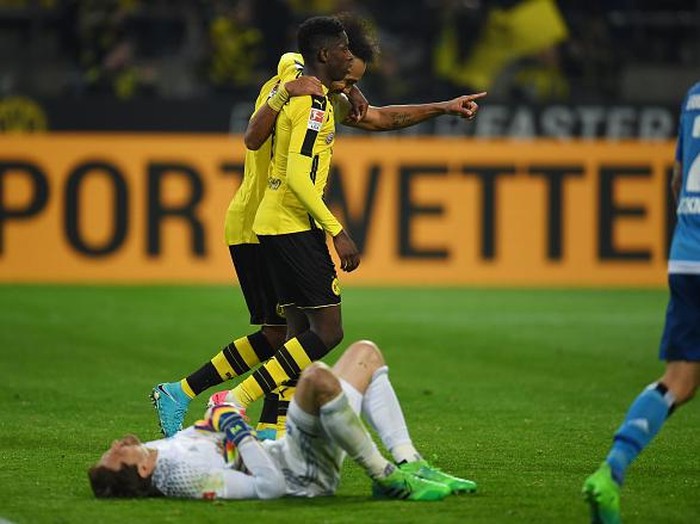 Dortmund Bekuk Hamburg 3-0