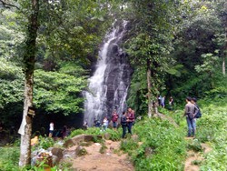 Curug Cipurut yang Eksotis di Purwakarta