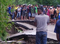 Jembatan dari Kupang Arah Timor Leste Ambruk, Lalu Lintas Lumpuh