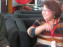 Ditemani Farhat Abbas, Elza Syarief Penuhi Panggilan KPK