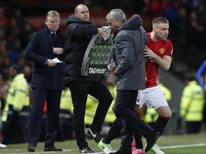 Kritik Mourinho pada Luke Shaw Cuma Sandiwara?