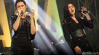 Kemeriahan Showcase Raisa & Isyana
