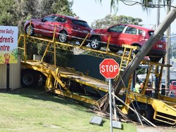 Truk Trailer Tabrak Tempat Penitipan Anak di Australia