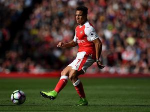 Merekrut Pemain-Pemain Level Top Bisa Membantu Arsenal Pertahankan Sanchez