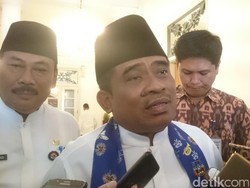 Sumarsono: Total 1153 Spanduk Provokatif di Jakarta Dicopot
