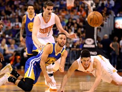 Warriors Kalahkan Suns, Ciptakan Rekor Baru