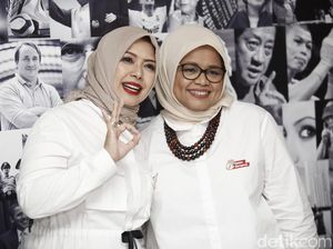 Cerita Ferry Baswedan & Nur Asia Uno Soal Kesibukannya Selama Pandemi Cerita Ferry Baswedan & Nur Asia Uno Soal Kesibukannya Selama Pandemi