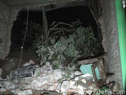 8 Rumah di Kediri Tertimpa Longsor, 39 Warga Diungsikan