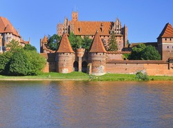 Kastil Terbesar di Dunia Ada di Polandia