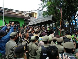 Pembongkaran Pasar Merjosari Diwarnai Perlawanan dari Pedagang